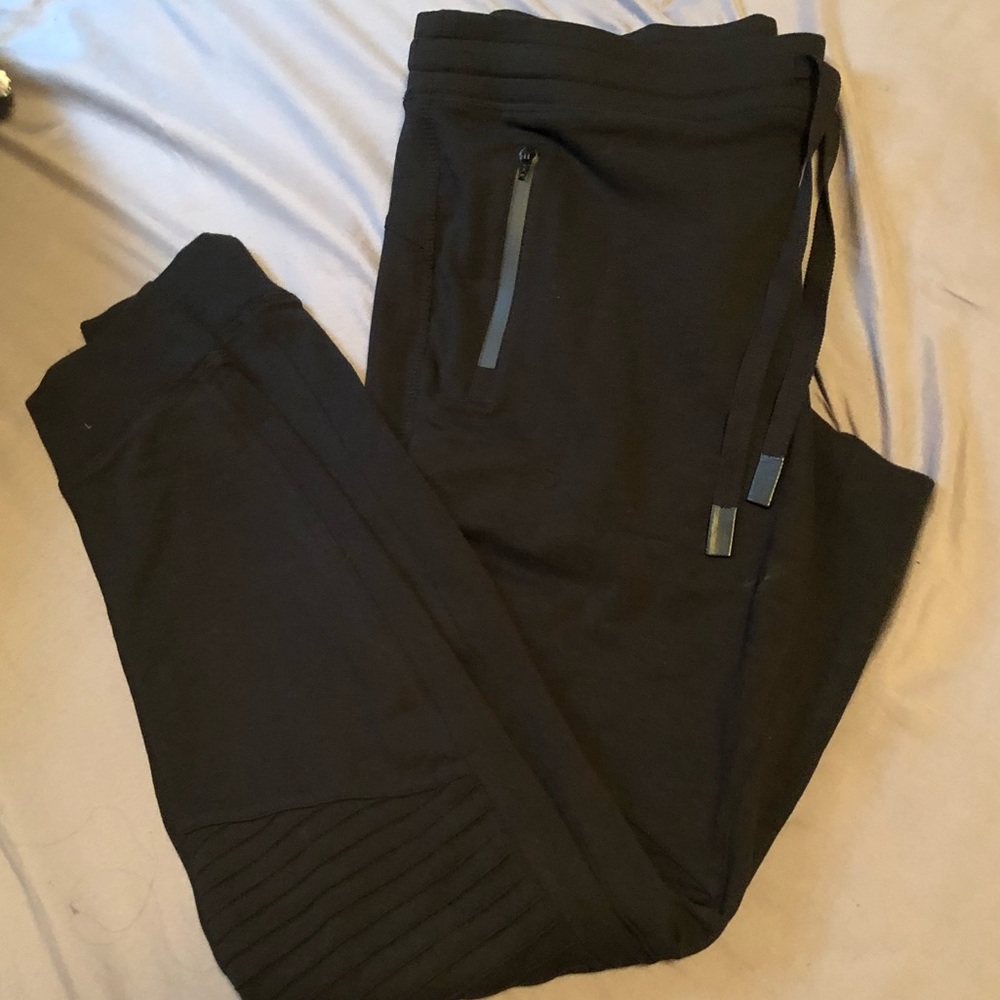 ALO skinny jogger pants, new with tags!